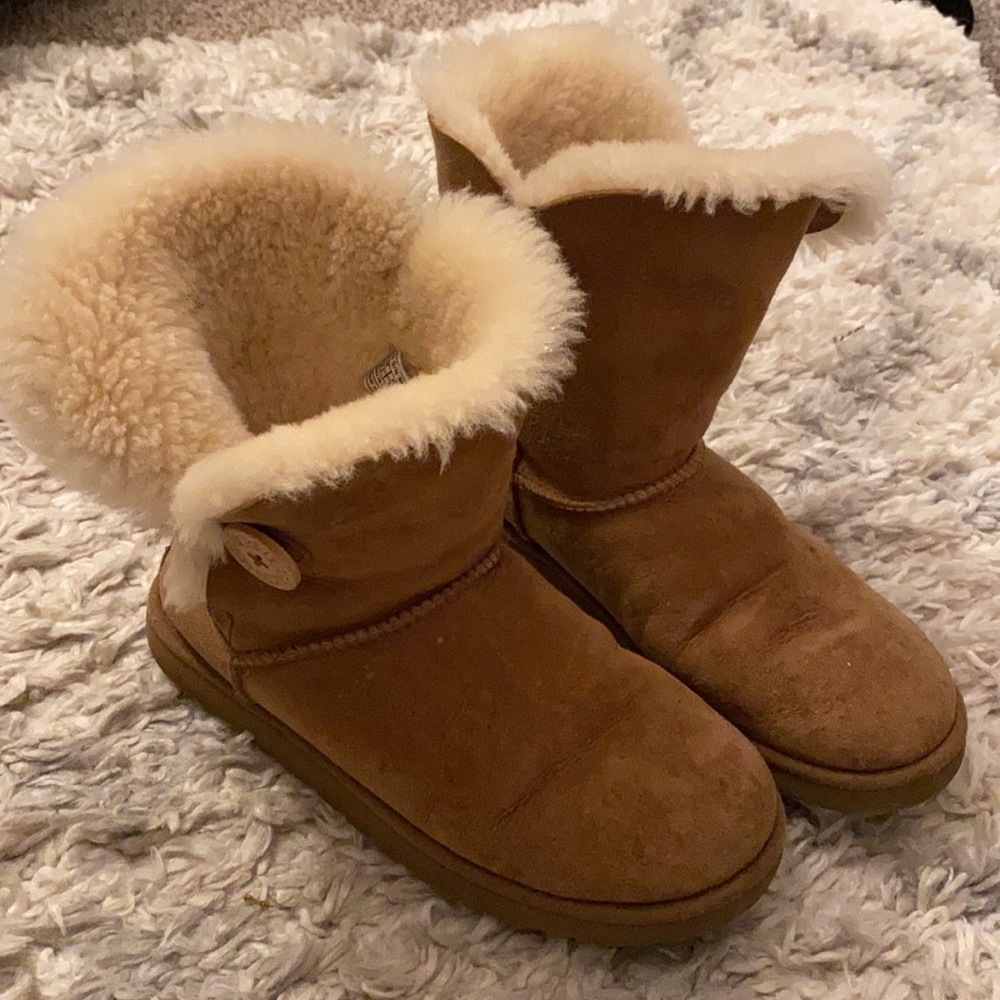 UGG 👢boots bailey button 2 boots II chestnut suede reversible fur women’s sz 8! - Picture 7 of 14